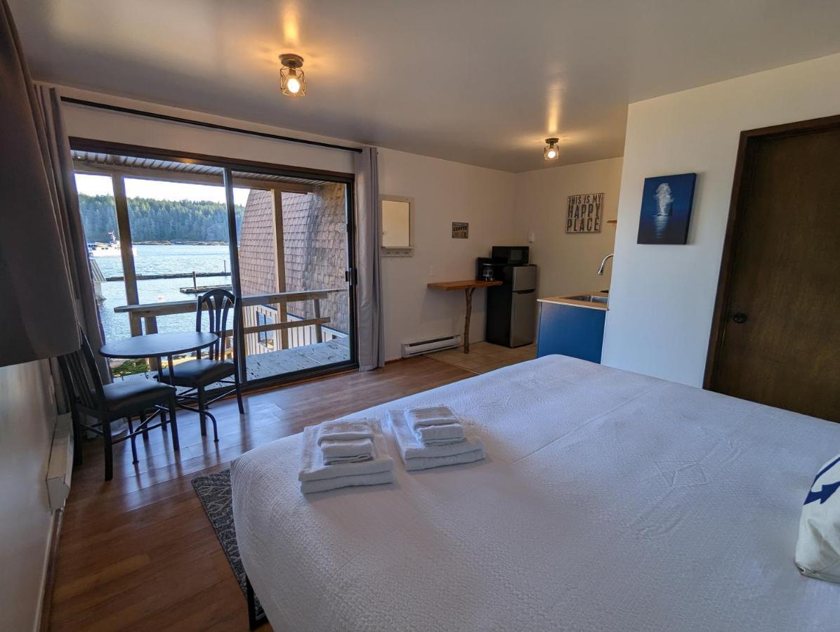 Jade Resort-Oceanfront Suites In Gowlland Harbour Heriot Bay Exterior photo